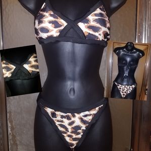 WOMEN'S ANIMAL PRINT BIKINI (SIZE MEDIUM)